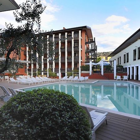 Club Hotel E Residence La Vela Torbole Sul Garda Exteriér fotografie