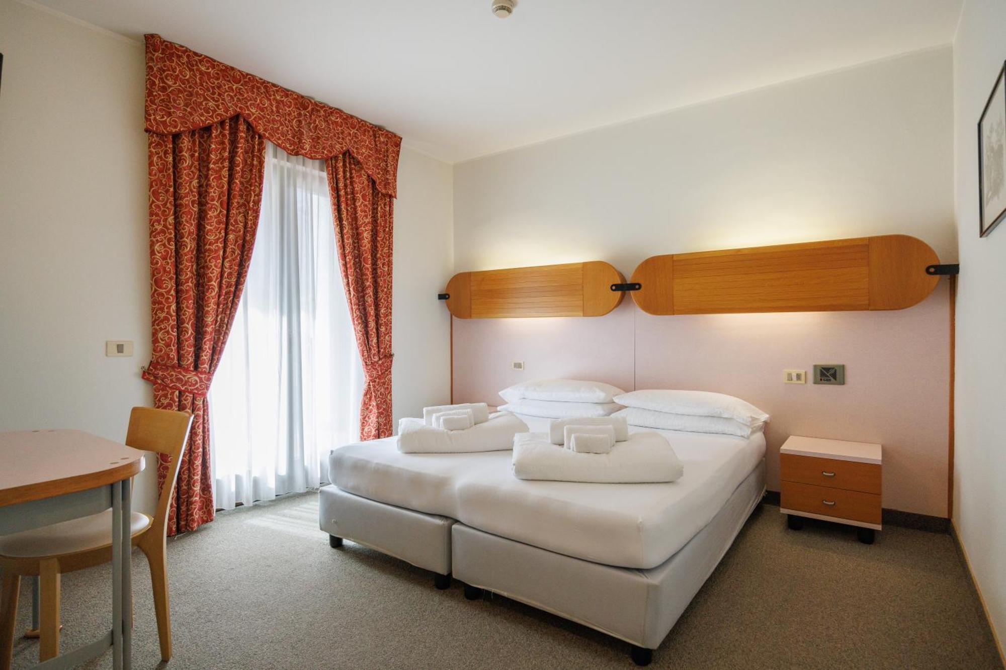 Club Hotel E Residence La Vela Torbole Sul Garda Exteriér fotografie