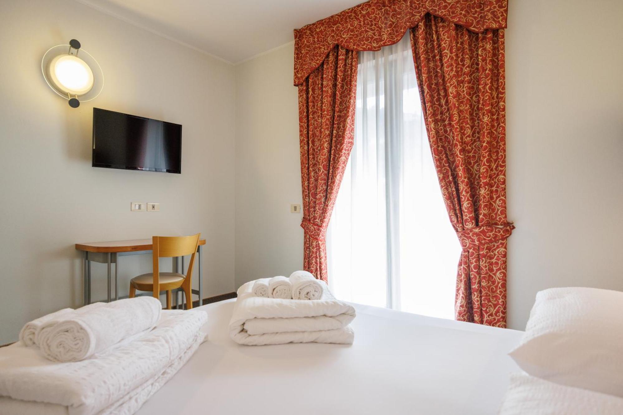 Club Hotel E Residence La Vela Torbole Sul Garda Exteriér fotografie