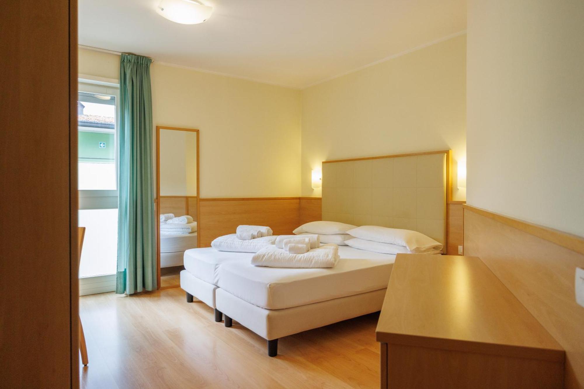 Club Hotel E Residence La Vela Torbole Sul Garda Exteriér fotografie